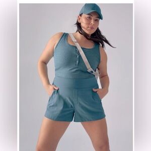 Athleta Trekkie North shorts Lightweight like new Turquoise / teal size 20